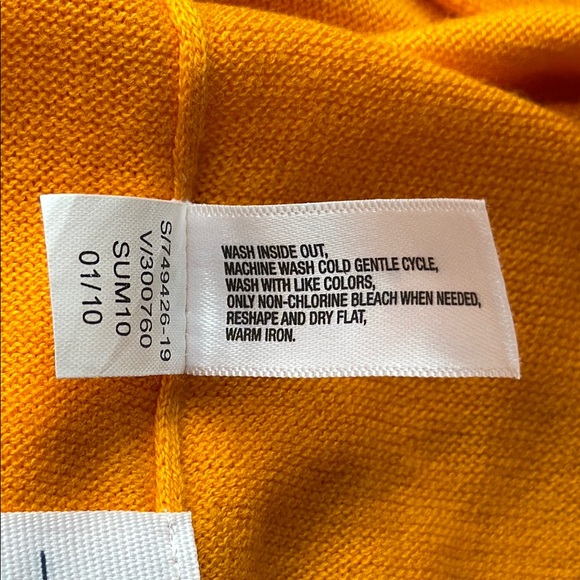New GAP Vibrant Orange Cardigan Sweater NWOT - Picture 8 of 14